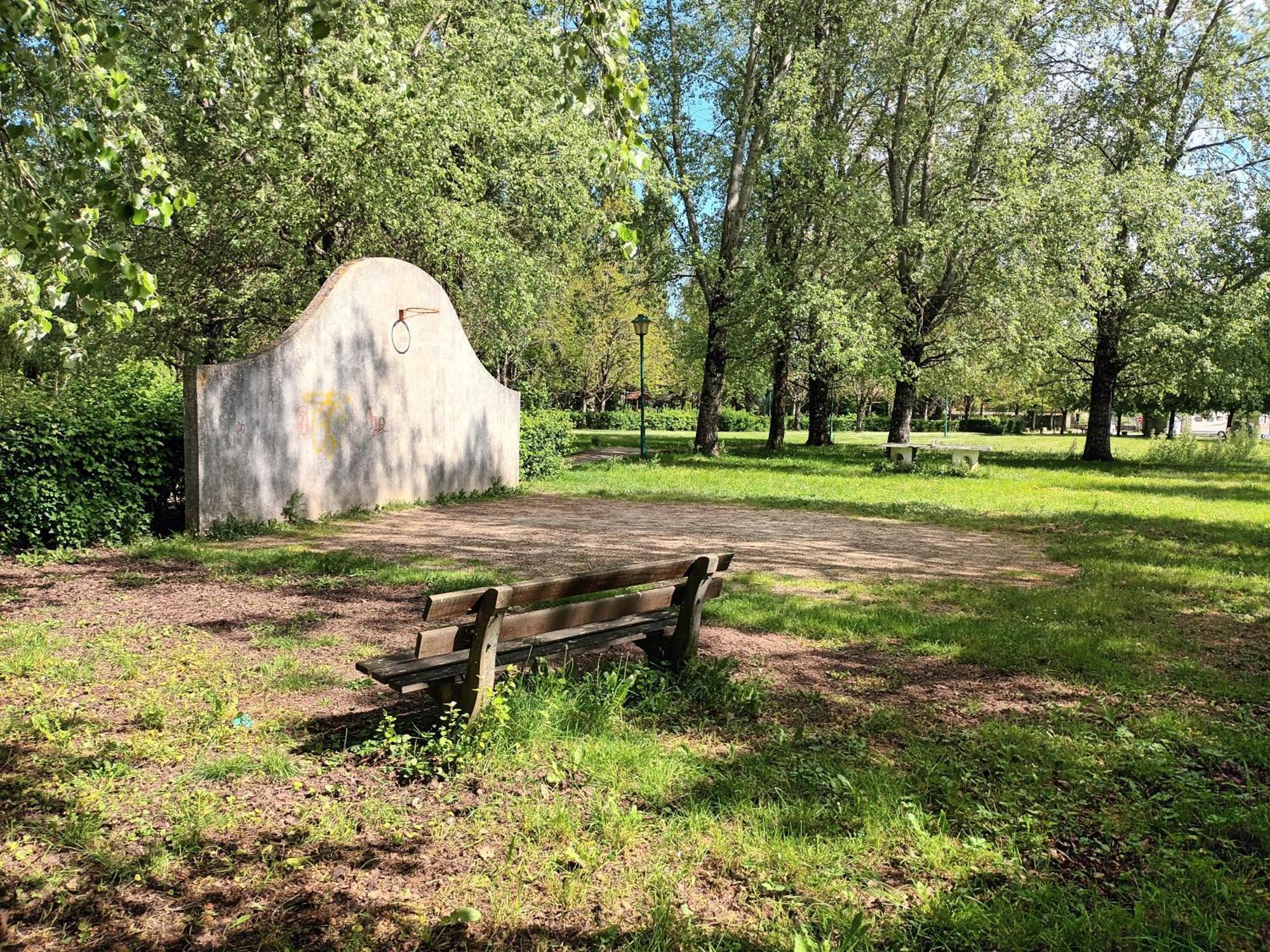 Verteuil-sur-CharenteAu Bord De La Riviere公寓 外观 照片